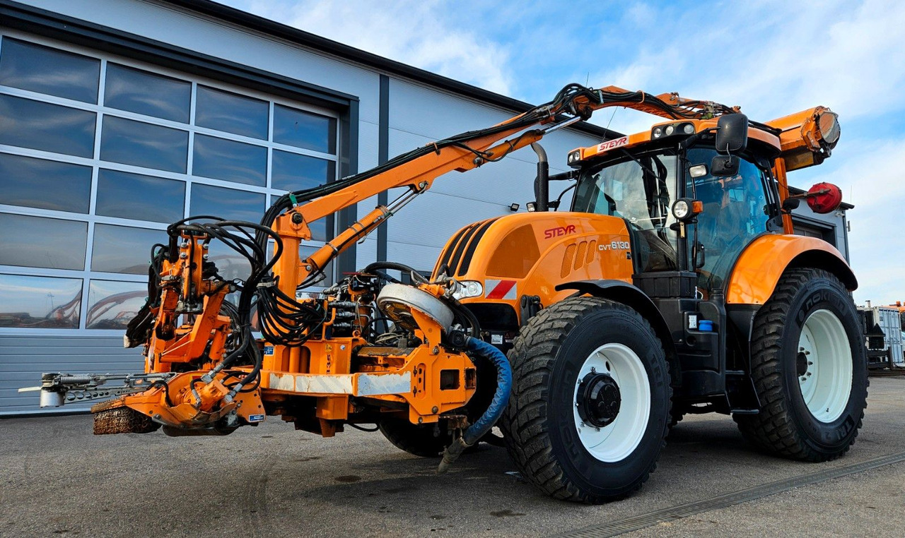Steyr CVT 6130 Mulag MKM700 Mähkombination Kommunal - Tractor municipal: foto 1 Steyr CVT 6130 Mulag MKM700 Mähkombination Kommunal - Tractor municipal: foto 1