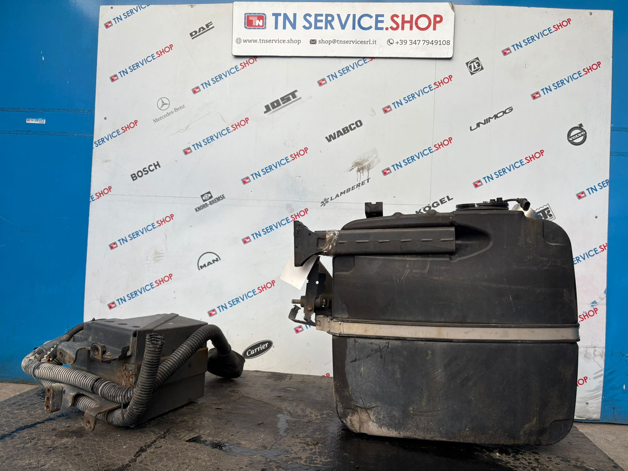 Serbatoio Adblue Iveco - Depósito de AdBlue para Furgoneta: foto 4 Serbatoio Adblue Iveco - Depósito de AdBlue para Furgoneta: foto 4