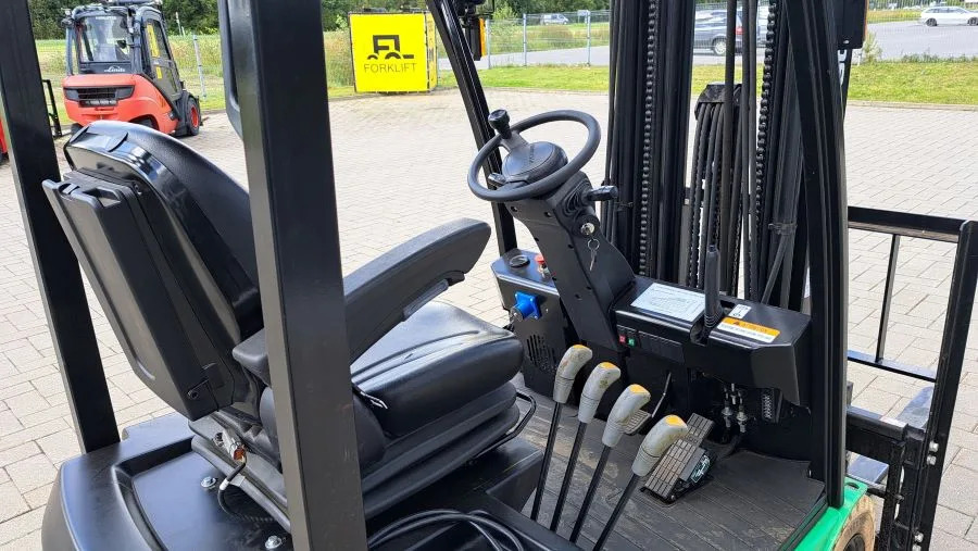 HC X CPDS15-XD2-SI - Carretilla elevadora eléctrica: foto 5 HC X CPDS15-XD2-SI - Carretilla elevadora eléctrica: foto 5