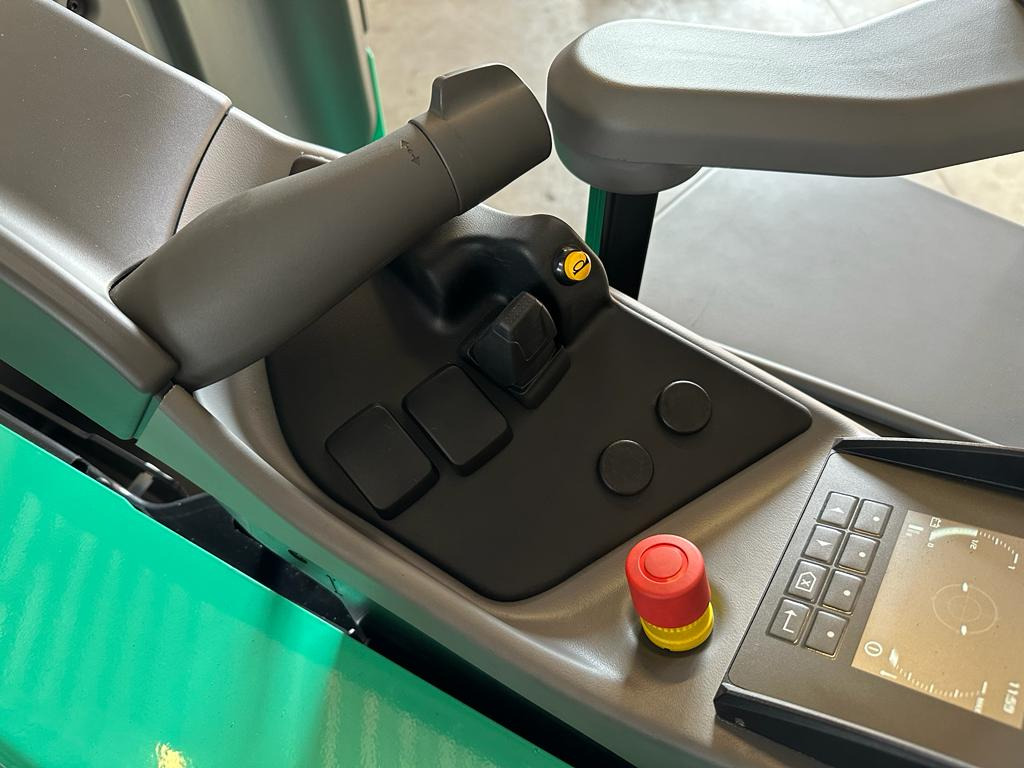 Apilador Mitsubishi SBR16N: foto 12 Apilador Mitsubishi SBR16N: foto 12