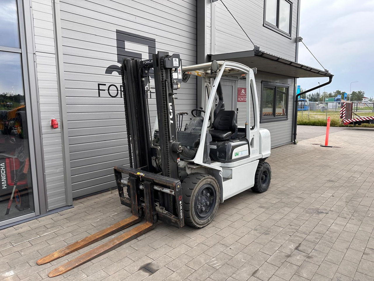 Unicarriers YG1D2A30Q - Carretilla elevadora diésel: foto 1 Unicarriers YG1D2A30Q - Carretilla elevadora diésel: foto 1