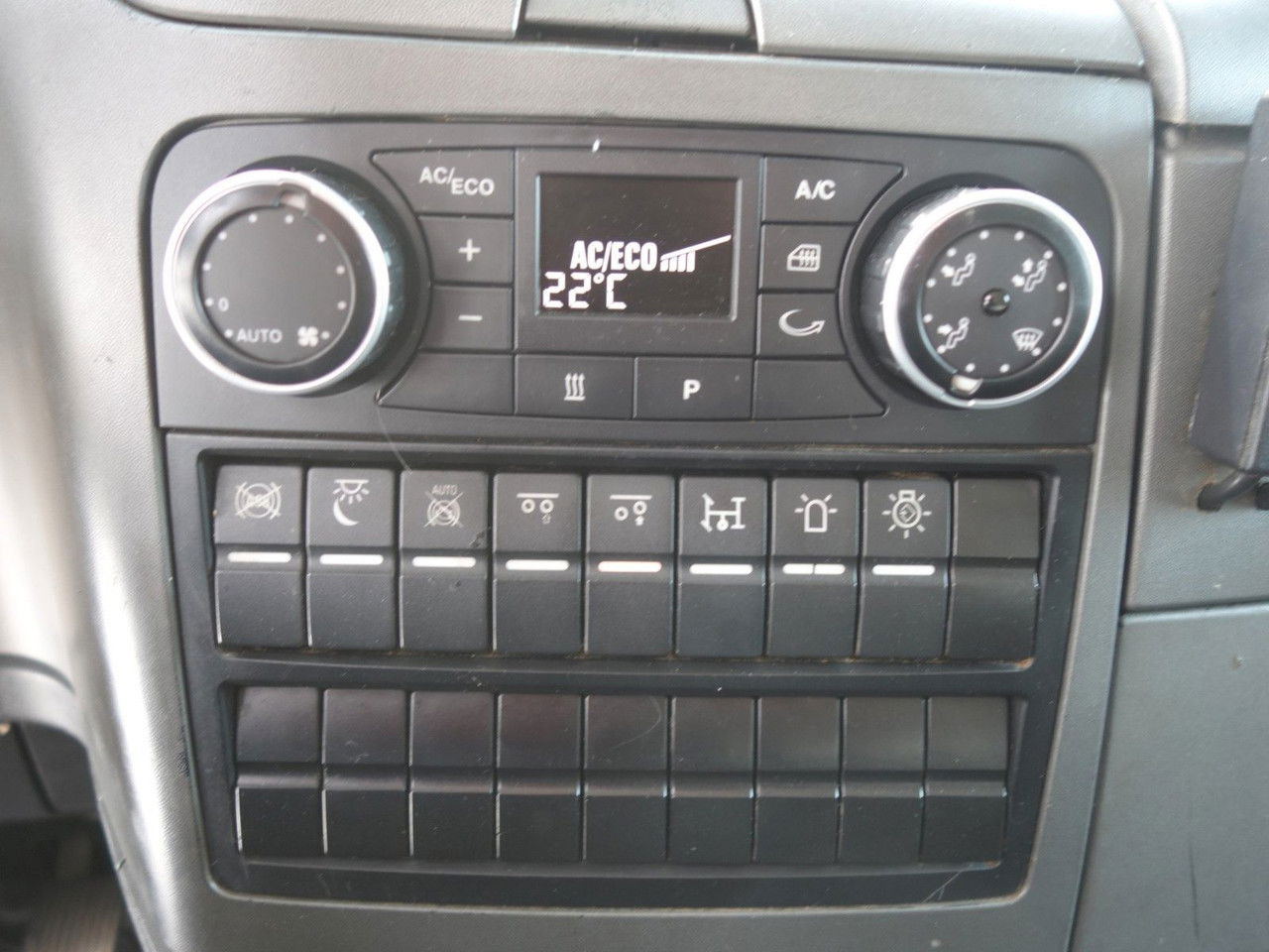 Camión grúa MAN TGS 26.360 FG 6x2 mit Fassi F210C: foto 19 Camión grúa MAN TGS 26.360 FG 6x2 mit Fassi F210C: foto 19