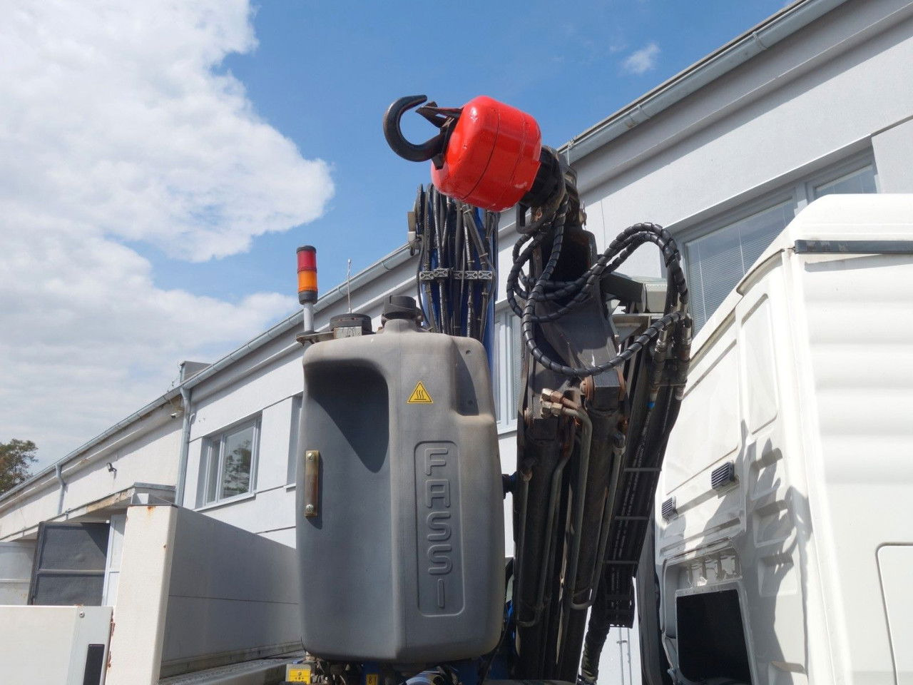 Camión grúa MAN TGS 26.360 FG 6x2 mit Fassi F210C: foto 8 Camión grúa MAN TGS 26.360 FG 6x2 mit Fassi F210C: foto 8