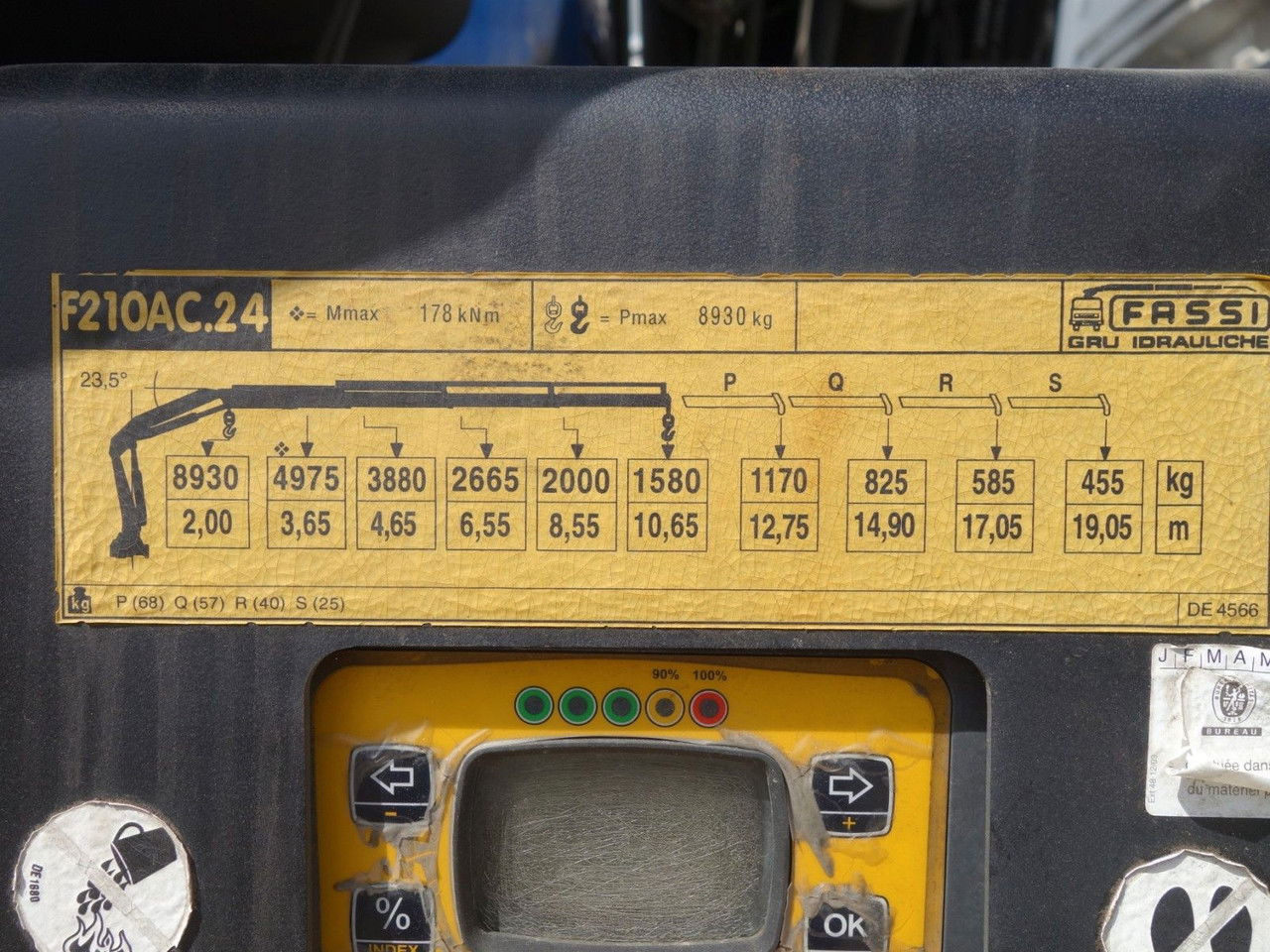 Camión grúa MAN TGS 26.360 FG 6x2 mit Fassi F210C: foto 9 Camión grúa MAN TGS 26.360 FG 6x2 mit Fassi F210C: foto 9