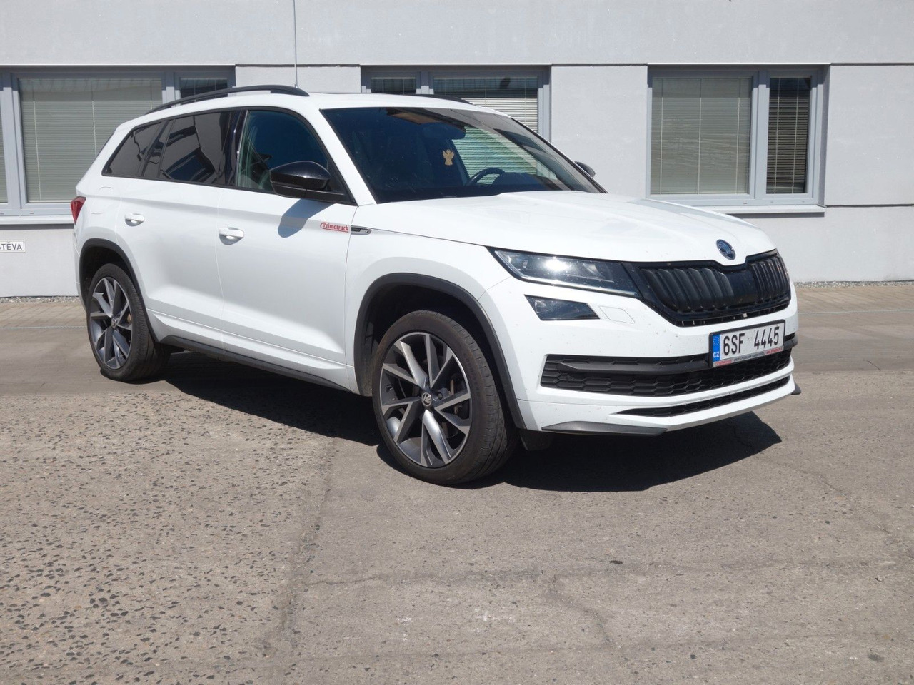 Skoda Kodiaq 2,0TDI 140kW, 4x4, SportLine, Pano, Webas - SUV/ Todoterreno: foto 3 Skoda Kodiaq 2,0TDI 140kW, 4x4, SportLine, Pano, Webas - SUV/ Todoterreno: foto 3