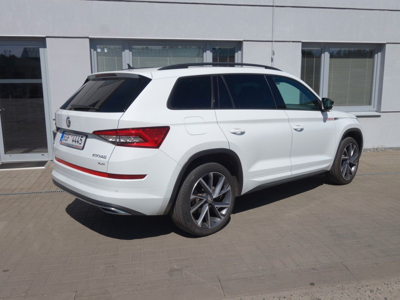 Skoda Kodiaq 2,0TDI 140kW, 4x4, SportLine, Pano, Webas - SUV/ Todoterreno: foto 5 Skoda Kodiaq 2,0TDI 140kW, 4x4, SportLine, Pano, Webas - SUV/ Todoterreno: foto 5