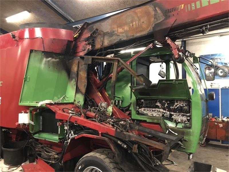 Strautmann Verti-Mix SF1702 Selvkørende blander - Desensiladora: foto 4 Strautmann Verti-Mix SF1702 Selvkørende blander - Desensiladora: foto 4