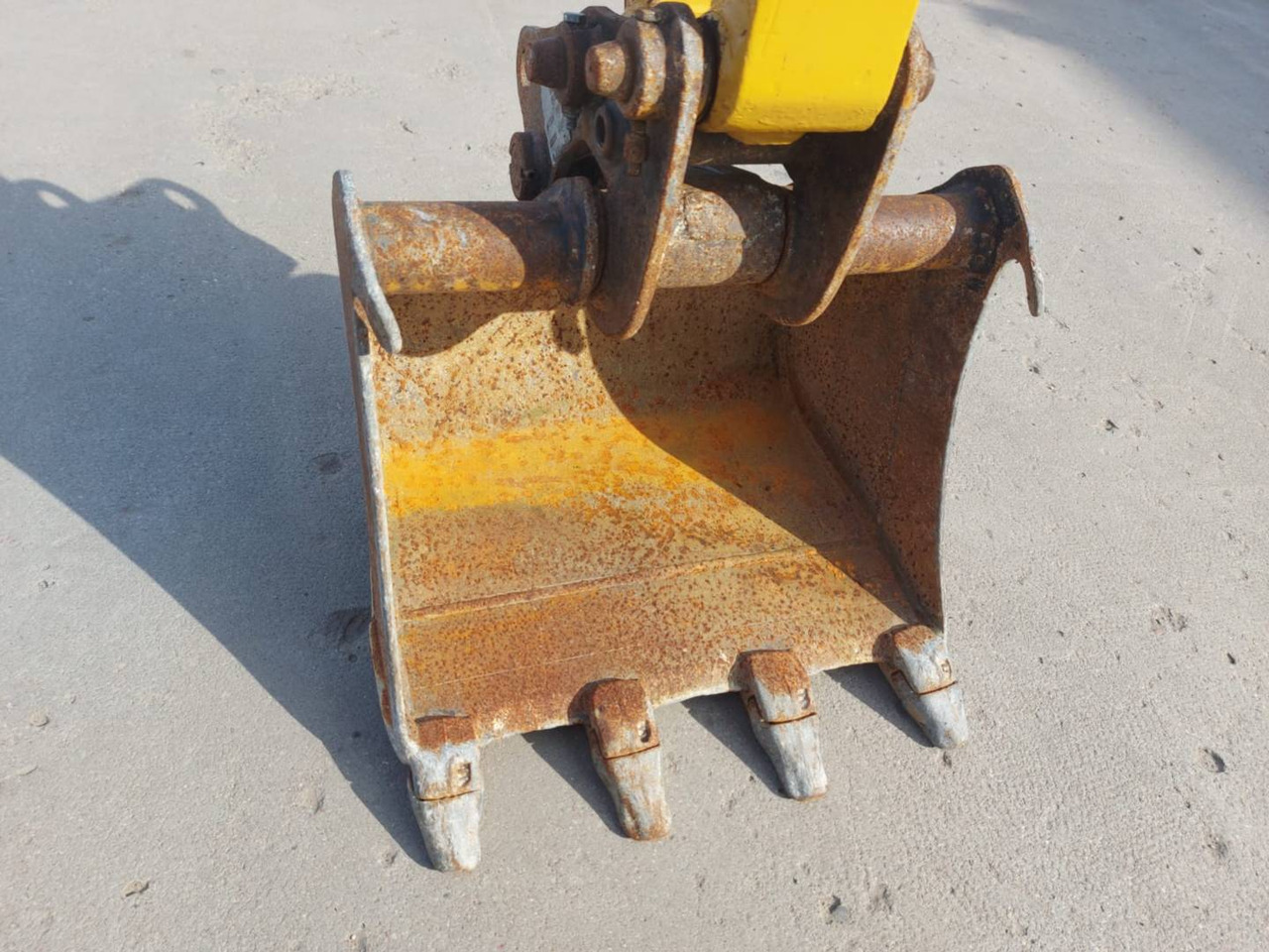 Excavadora de cadenas CAT 301.8: foto 11 Excavadora de cadenas CAT 301.8: foto 11