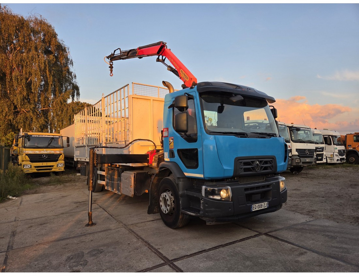 Renault C 280 4X2 Palfinger PK12002 EH Kran Crane Remote Control Automat flatbed truck - Camión caja abierta, Camión grúa: foto 4 Renault C 280 4X2 Palfinger PK12002 EH Kran Crane Remote Control Automat flatbed truck - Camión caja abierta, Camión grúa: foto 4