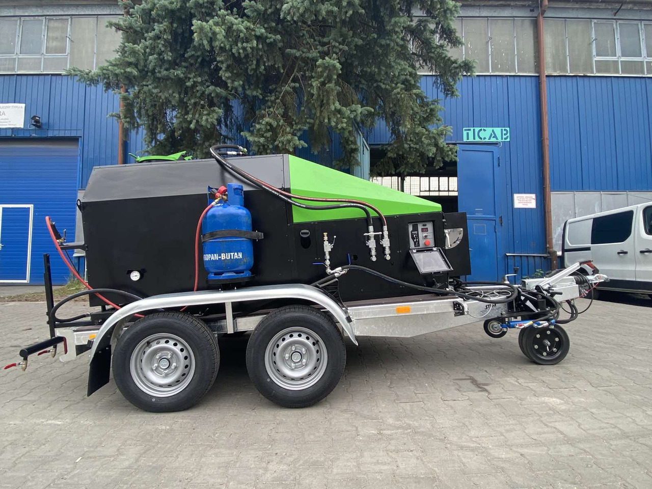 TICAB SelfPropelled Bitumen Emulsion Sprayer,1000L,Manufacturer - Cisterna de riego asfáltico: foto 1 TICAB SelfPropelled Bitumen Emulsion Sprayer,1000L,Manufacturer - Cisterna de riego asfáltico: foto 1