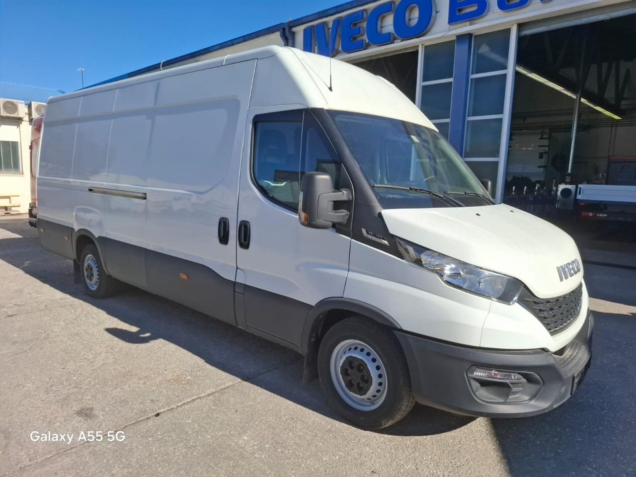 IVECO Daily 35S16V - Furgoneta de pasajeros: foto 2 IVECO Daily 35S16V - Furgoneta de pasajeros: foto 2