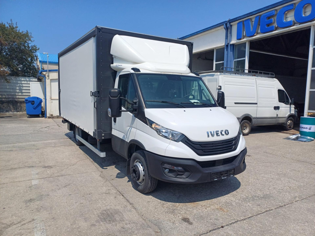 IVECO Daily 70C18H - Furgoneta con lona: foto 4 IVECO Daily 70C18H - Furgoneta con lona: foto 4