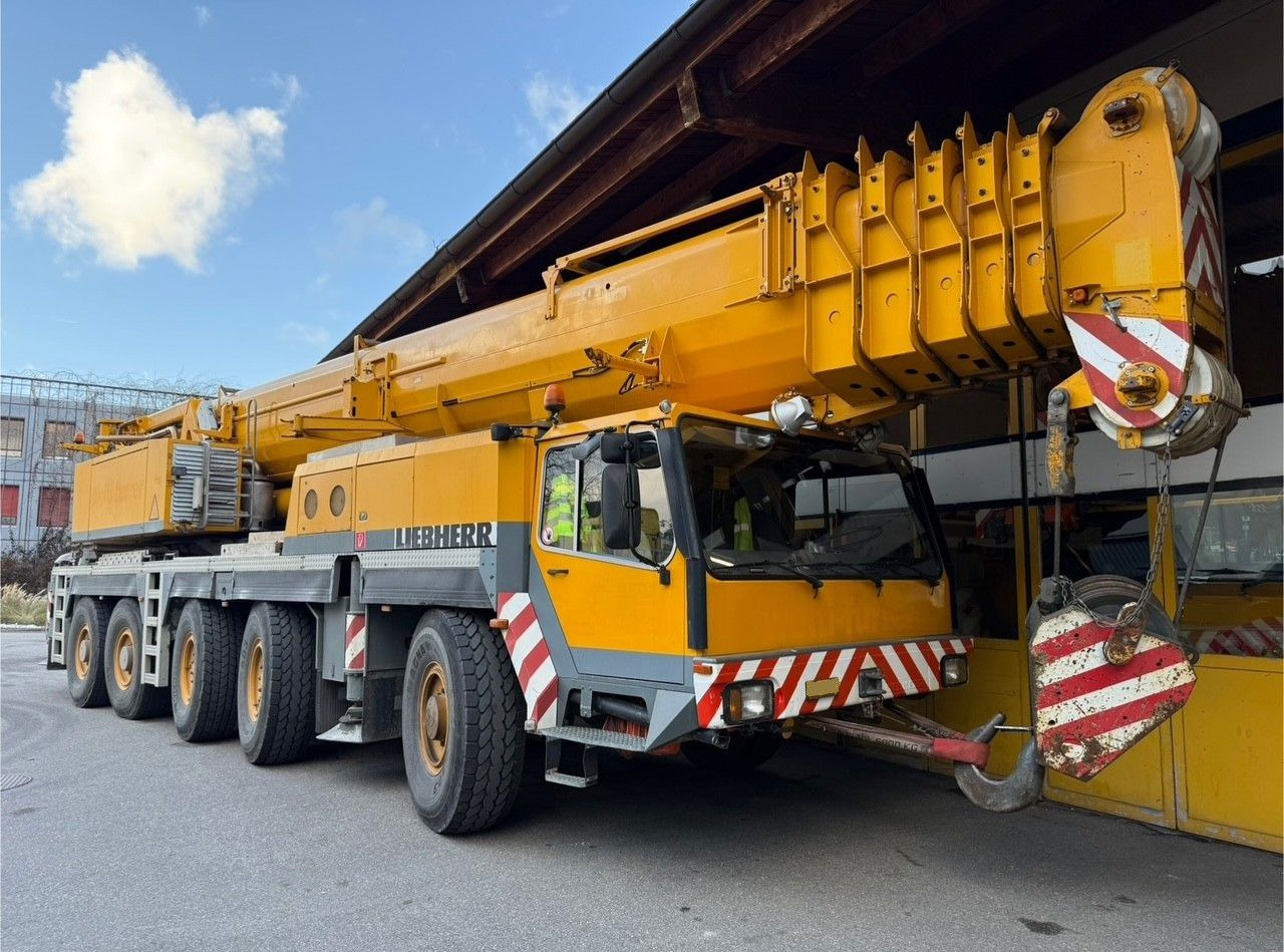 Liebherr LTM 1160/2 UTM655 10x6, FLYJIB, SWISS - Camión grúa: foto 1 Liebherr LTM 1160/2 UTM655 10x6, FLYJIB, SWISS - Camión grúa: foto 1