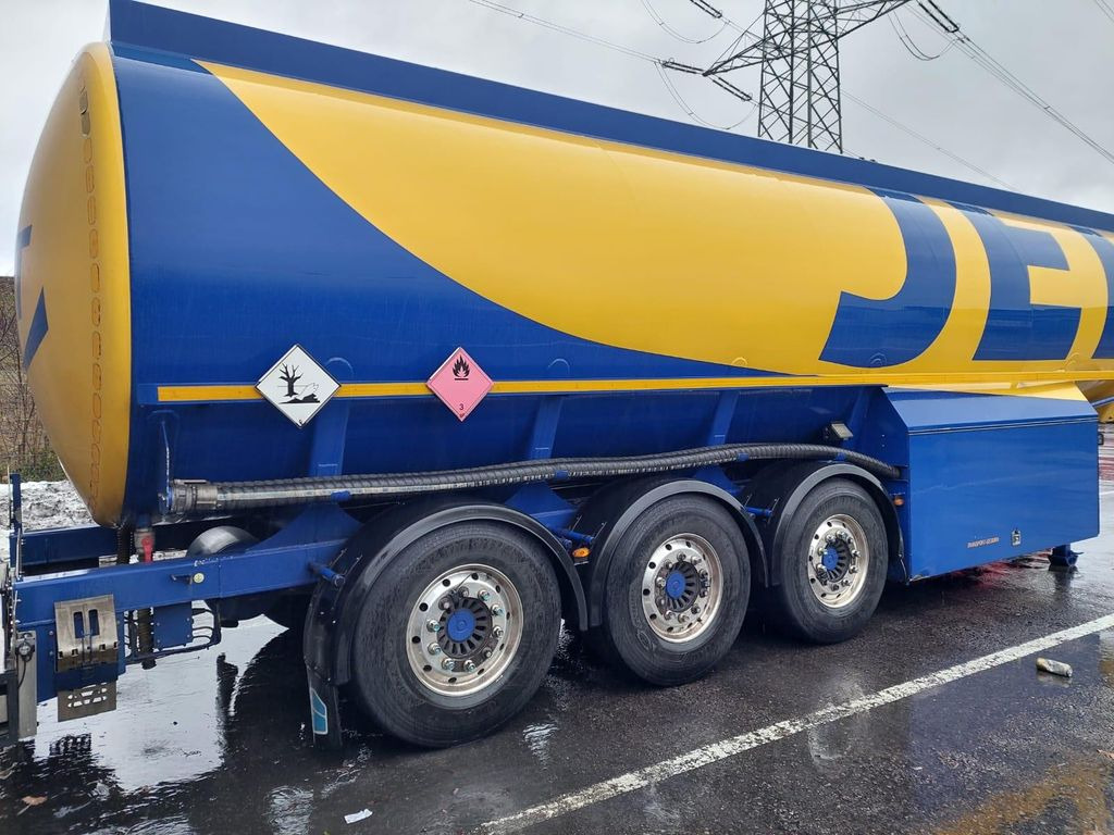 Schwarzmüller Schwingenschlögel,ADR,Diesel/Benzin, 5 Kammern Schwarzmüller Schwingenschlögel,ADR,Diesel/Benzin, 5 Kammern - Semirremolque cisterna: foto 3 Schwarzmüller Schwingenschlögel,ADR,Diesel/Benzin, 5 Kammern Schwarzmüller Schwingenschlögel,ADR,Diesel/Benzin, 5 Kammern - Semirremolque cisterna: foto 3