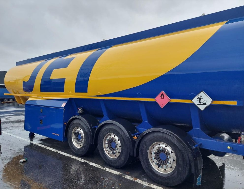 Schwarzmüller Schwingenschlögel,ADR,Diesel/Benzin, 5 Kammern - Semirremolque cisterna: foto 1 Schwarzmüller Schwingenschlögel,ADR,Diesel/Benzin, 5 Kammern - Semirremolque cisterna: foto 1