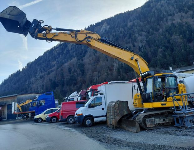 Volvo ECR235 DL, 2 Schaufeln, 11590hours, OIL Quick - Excavadora de cadenas: foto 1 Volvo ECR235 DL, 2 Schaufeln, 11590hours, OIL Quick - Excavadora de cadenas: foto 1