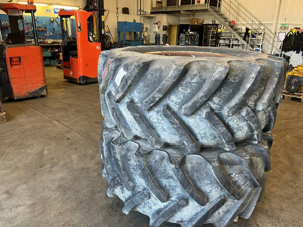 BKT 600/70R30 till Case Magnum 310 - Neumático para Maquinaria agrícola: foto 1 BKT 600/70R30 till Case Magnum 310 - Neumático para Maquinaria agrícola: foto 1