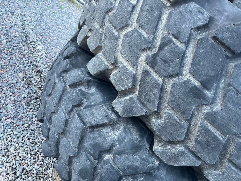 Nokian 18,4-34 14,9-24 till Volvo Bm 840 841 - Neumático para Maquinaria de construcción: foto 3 Nokian 18,4-34 14,9-24 till Volvo Bm 840 841 - Neumático para Maquinaria de construcción: foto 3