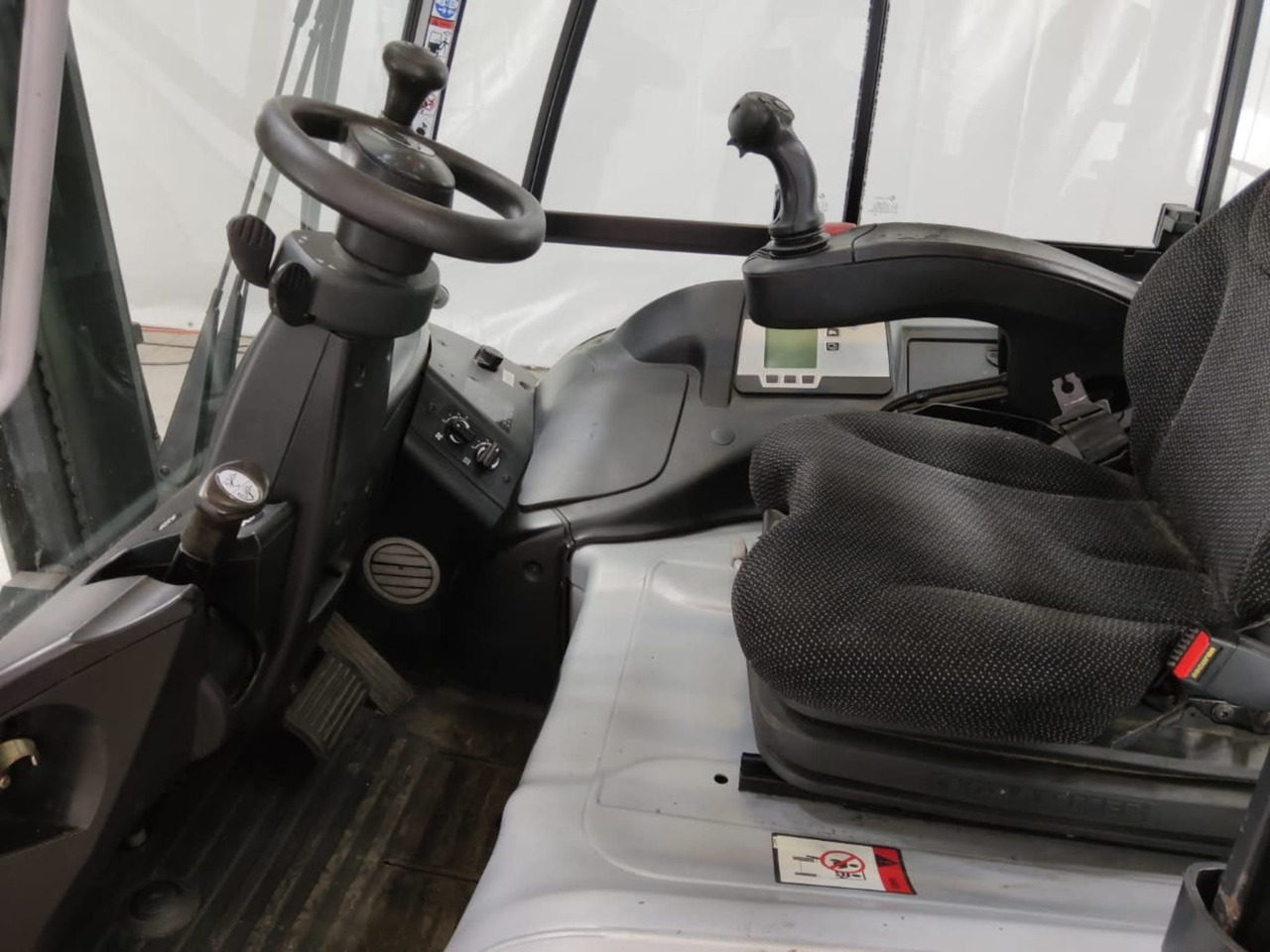 STILL RX60-35 - Carretilla elevadora eléctrica: foto 3 STILL RX60-35 - Carretilla elevadora eléctrica: foto 3