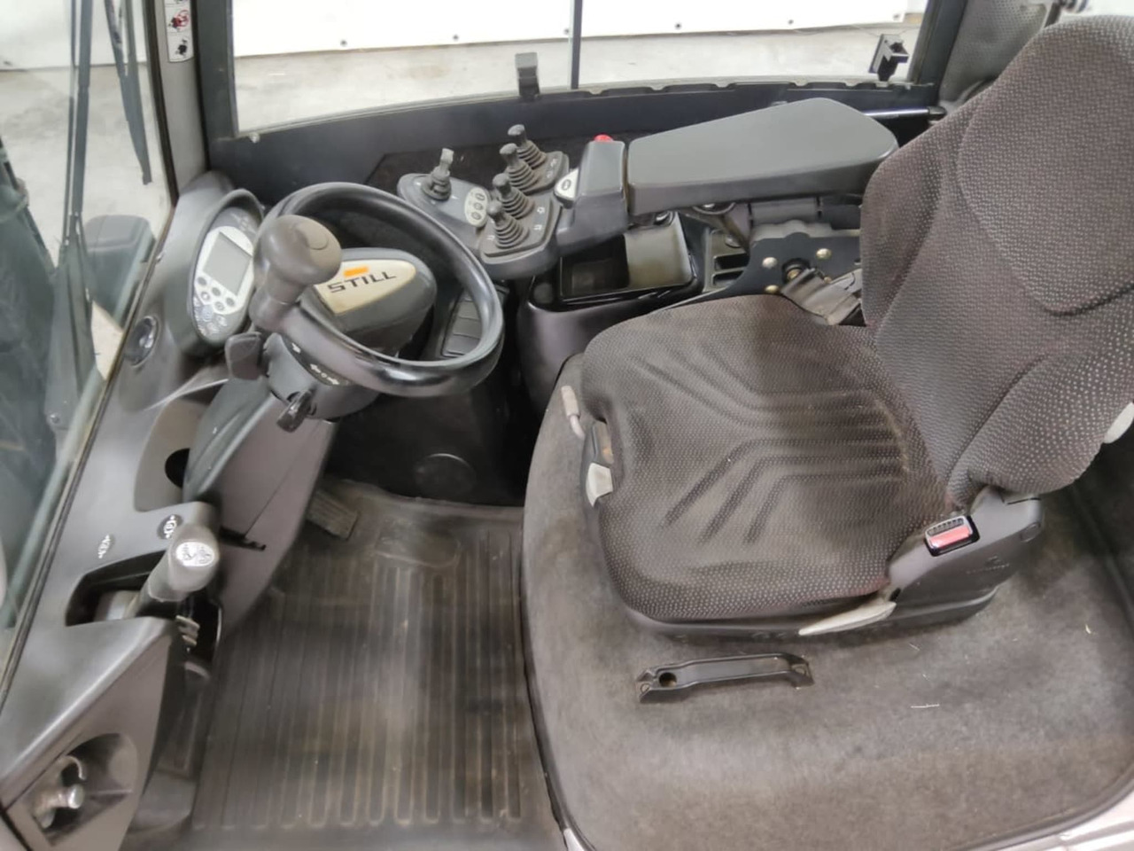 STILL RX70-25 - Carretilla elevadora diésel: foto 3 STILL RX70-25 - Carretilla elevadora diésel: foto 3