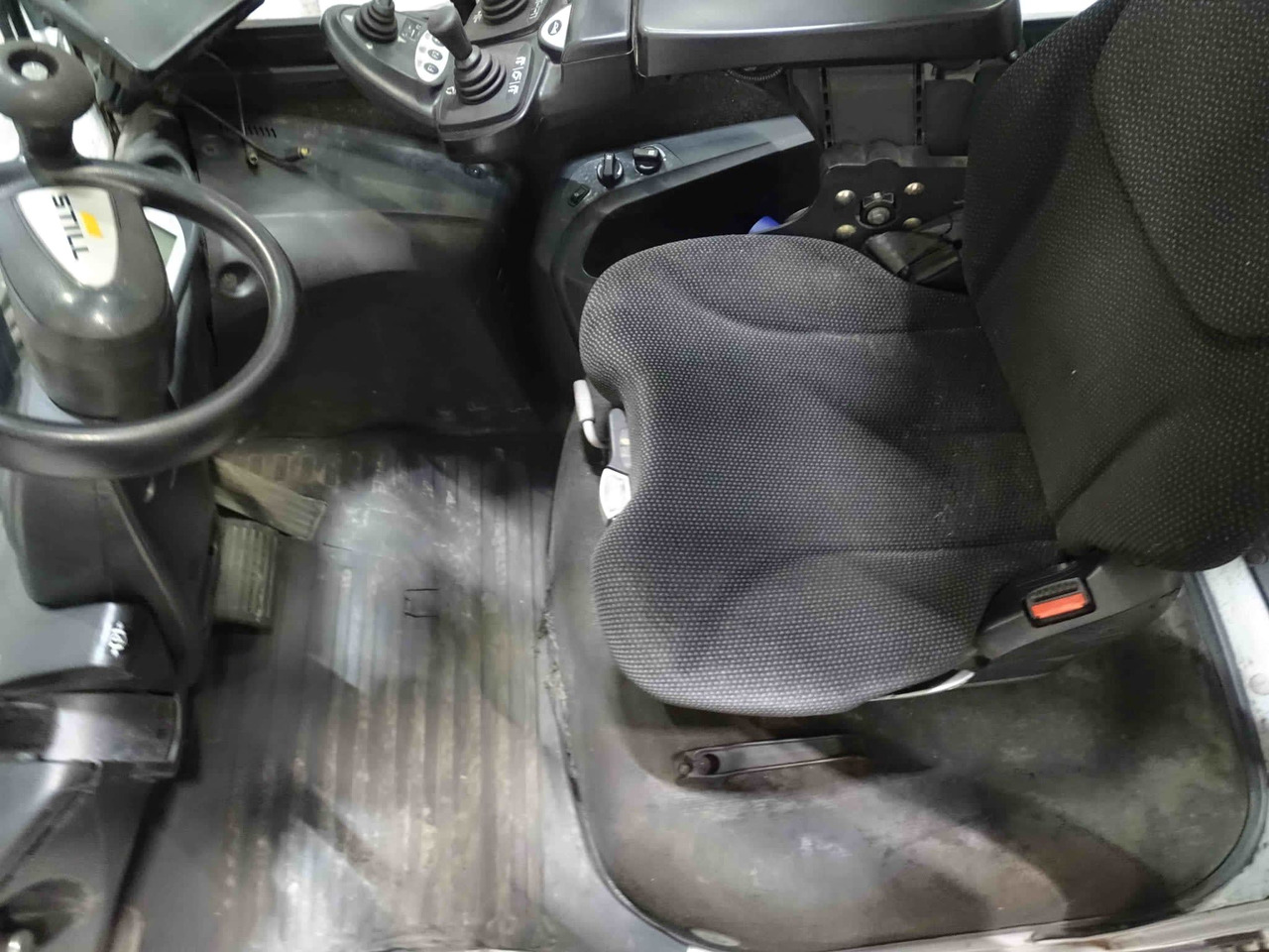 STILL RX70-80/900 - Carretilla elevadora diésel: foto 3 STILL RX70-80/900 - Carretilla elevadora diésel: foto 3