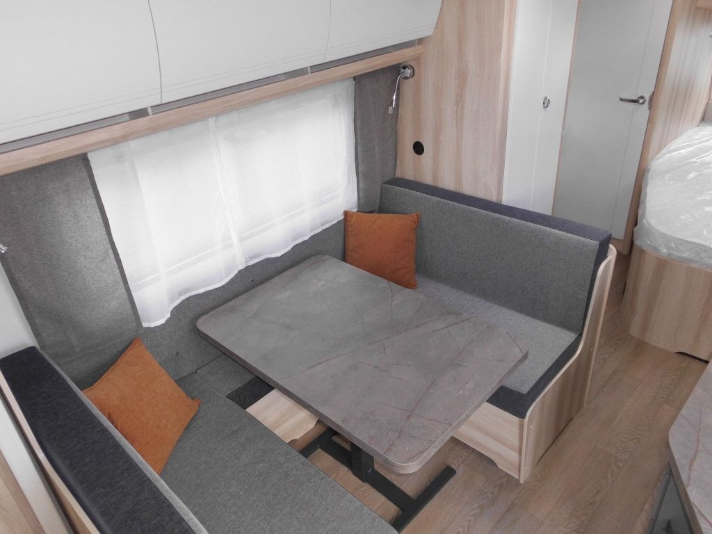 Caravana Hobby De Luxe 540 KMFe 2026 GARAGE AUTARK 1800kg.: foto 7 Caravana Hobby De Luxe 540 KMFe 2026 GARAGE AUTARK 1800kg.: foto 7