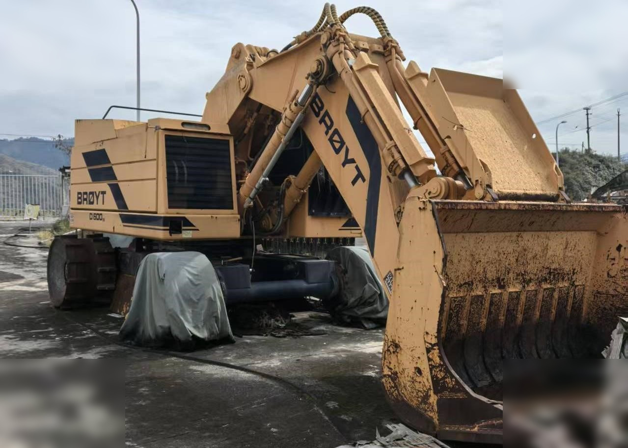 2004 BROYT D600W - Excavadora de ruedas: foto 2 2004 BROYT D600W - Excavadora de ruedas: foto 2
