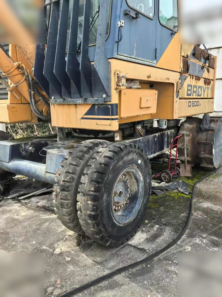 2004 BROYT D600W - Excavadora de ruedas: foto 3 2004 BROYT D600W - Excavadora de ruedas: foto 3