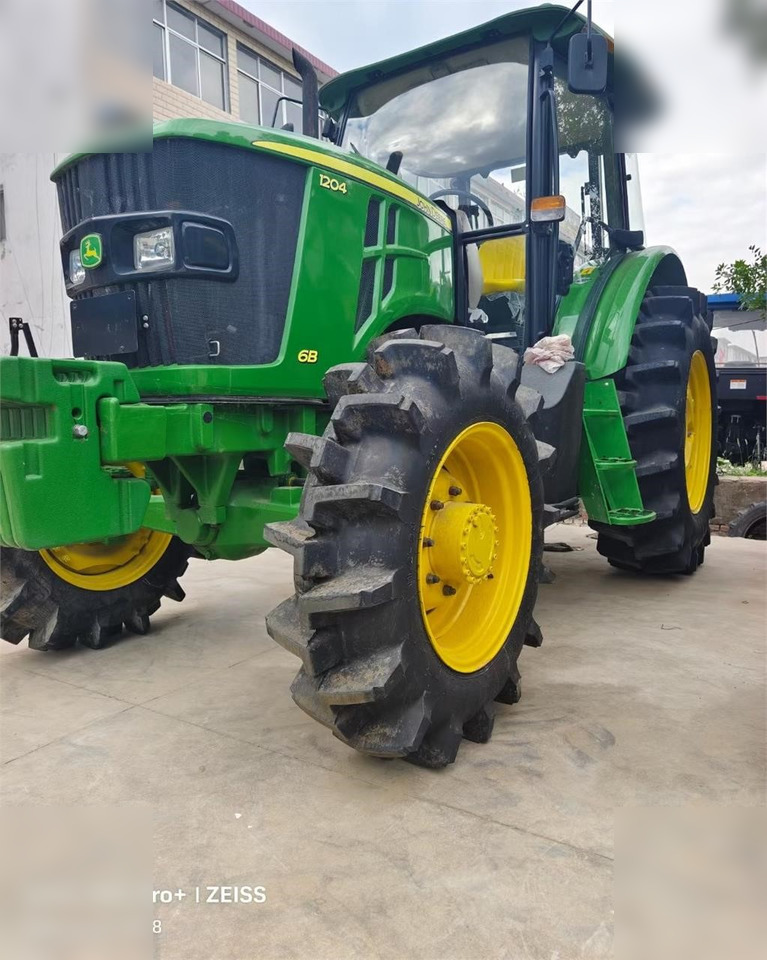 2019 JOHN DEERE 6120B - Tractor: foto 1 2019 JOHN DEERE 6120B - Tractor: foto 1