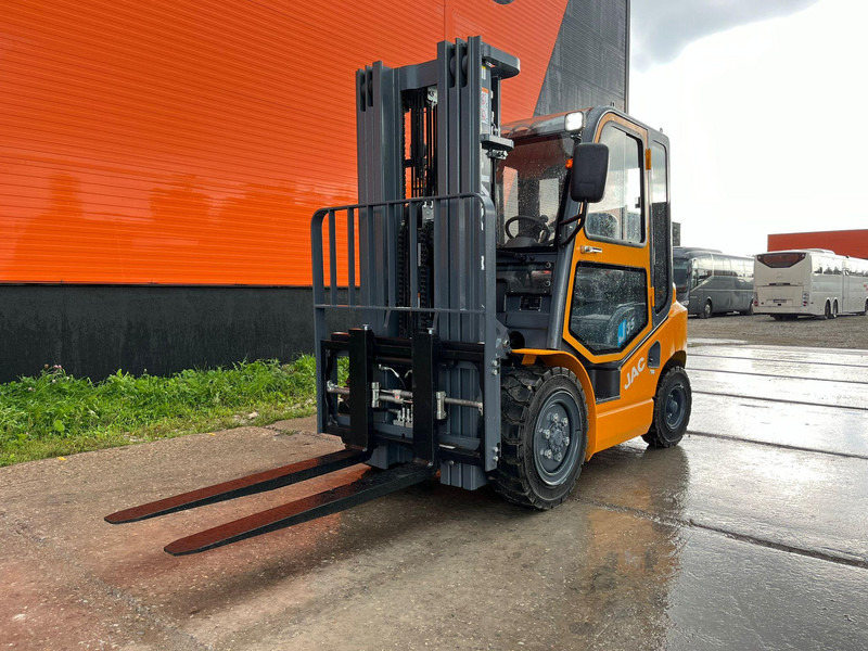 Jac CPCD 35 J NEW ! / RATED CAPACITY 3500 kg / LIFTING HEIGHT 4800 mm - Carretilla elevadora diésel: foto 2 Jac CPCD 35 J NEW ! / RATED CAPACITY 3500 kg / LIFTING HEIGHT 4800 mm - Carretilla elevadora diésel: foto 2