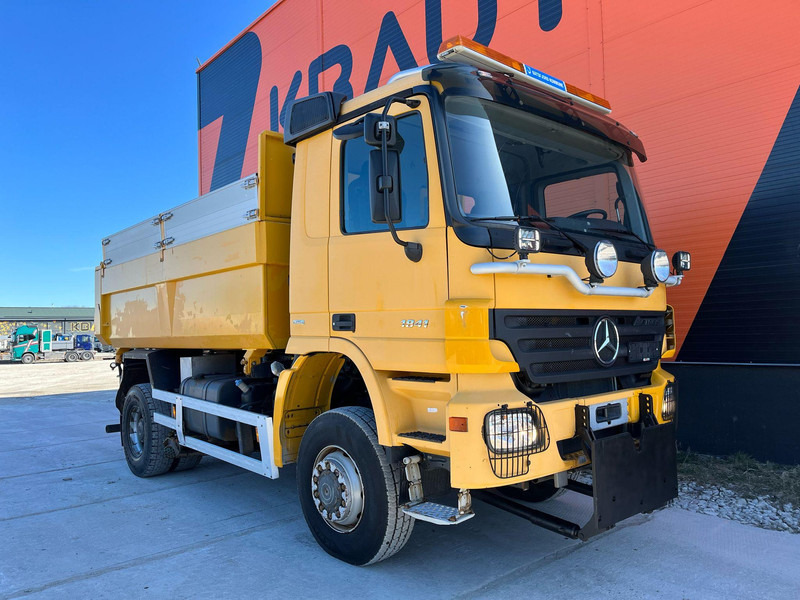 Mercedes-Benz Actros 1841 4x4 SNOW PLOW EQUIPMENT / UNDERBODY SCRAPER / BOX L=4495 mm - Camión volquete: foto 4 Mercedes-Benz Actros 1841 4x4 SNOW PLOW EQUIPMENT / UNDERBODY SCRAPER / BOX L=4495 mm - Camión volquete: foto 4
