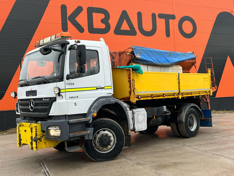 Mercedes-Benz Axor 1824 4x4 POSSIBLE TO BUY WITH SPREADER & FRONT PLOW - Camión volquete: foto 1 Mercedes-Benz Axor 1824 4x4 POSSIBLE TO BUY WITH SPREADER & FRONT PLOW - Camión volquete: foto 1