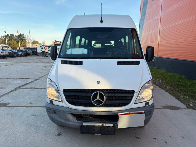 Mercedes-Benz Sprinter 516 CDI 12 SEATS / WHEELCHAIR LIFT - Minibús, Furgoneta de pasajeros: foto 2 Mercedes-Benz Sprinter 516 CDI 12 SEATS / WHEELCHAIR LIFT - Minibús, Furgoneta de pasajeros: foto 2