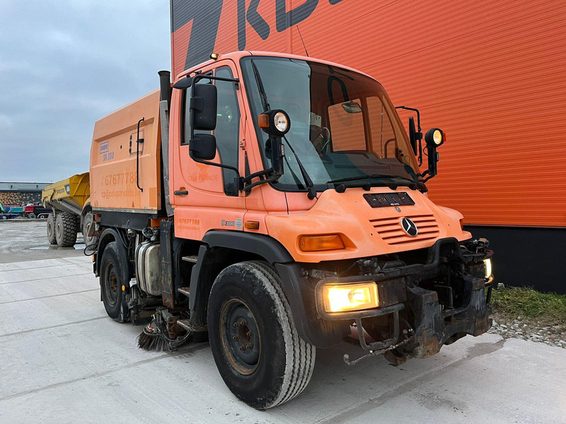 Mercedes-Benz UNIMOG U 300 4x4 TRILETY SK / 6918 hours - Barredora vial: foto 4 Mercedes-Benz UNIMOG U 300 4x4 TRILETY SK / 6918 hours - Barredora vial: foto 4