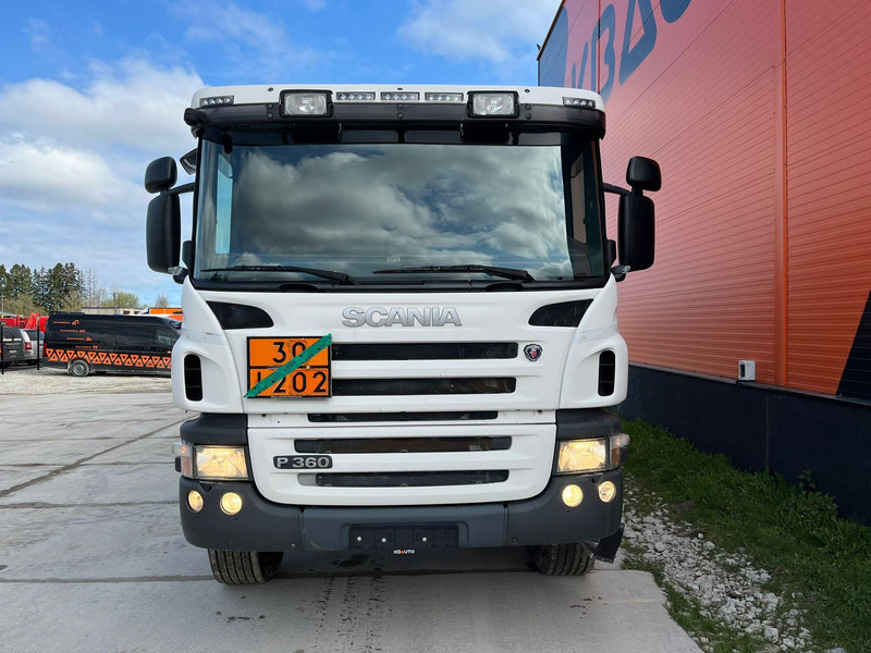 Scania P 360 4x4 TANK 12000 l / ADR - Camión cisterna: foto 2 Scania P 360 4x4 TANK 12000 l / ADR - Camión cisterna: foto 2