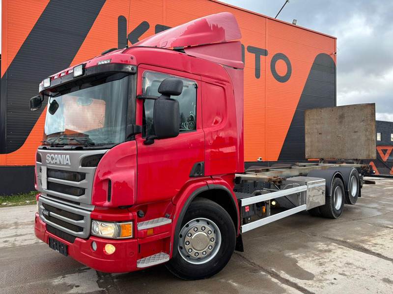 Scania P 440 6x2 RETARDER / CHASSIS L=7741 mm - Camión portacontenedore/ Intercambiable: foto 2 Scania P 440 6x2 RETARDER / CHASSIS L=7741 mm - Camión portacontenedore/ Intercambiable: foto 2