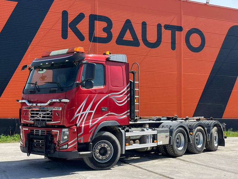 Volvo FH 16 700 8x4*4 HIAB XR 24 ton / L=5800 mm - Camión multibasculante: foto 1 Volvo FH 16 700 8x4*4 HIAB XR 24 ton / L=5800 mm - Camión multibasculante: foto 1