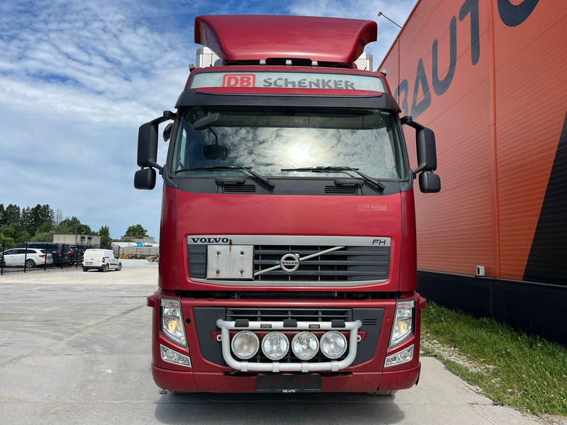 Volvo FH 460 6x2 THERMO KING TS-500 / BOX L=7467 mm - Camión frigorífico: foto 2 Volvo FH 460 6x2 THERMO KING TS-500 / BOX L=7467 mm - Camión frigorífico: foto 2