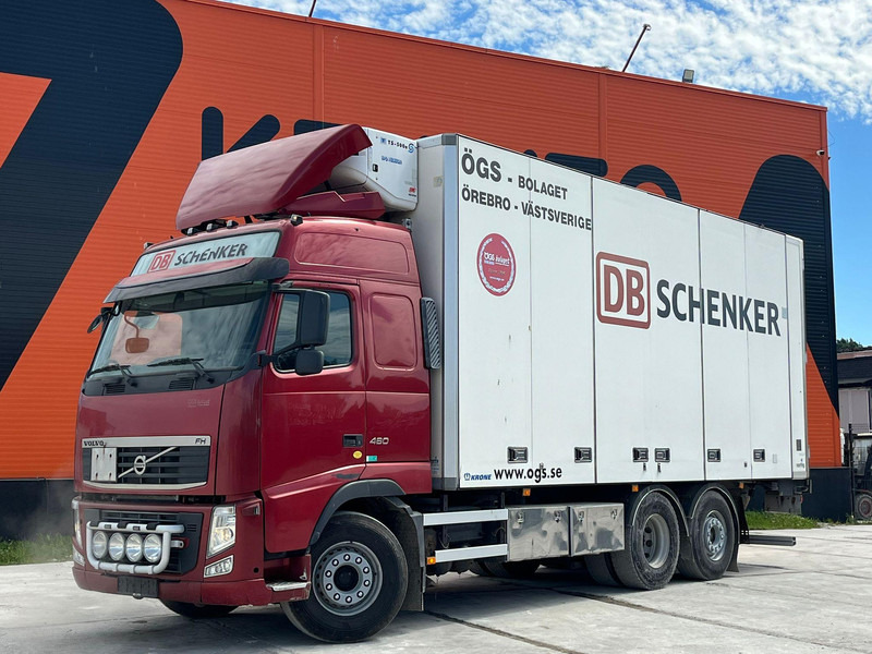 Volvo FH 460 6x2 THERMO KING TS-500 / BOX L=7467 mm - Camión frigorífico: foto 1 Volvo FH 460 6x2 THERMO KING TS-500 / BOX L=7467 mm - Camión frigorífico: foto 1