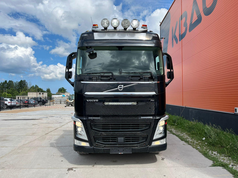 Volvo FH 540 6x4 TANDEM AXLE LIFT - Camión forestal, Camión grúa: foto 3 Volvo FH 540 6x4 TANDEM AXLE LIFT - Camión forestal, Camión grúa: foto 3