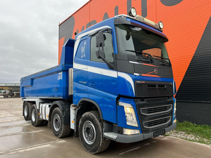 Volvo FH 540 8x4 TANDEM AXLE LIFT / BIG AXLES / BOX L=5652 mm - Camión volquete: foto 4 Volvo FH 540 8x4 TANDEM AXLE LIFT / BIG AXLES / BOX L=5652 mm - Camión volquete: foto 4