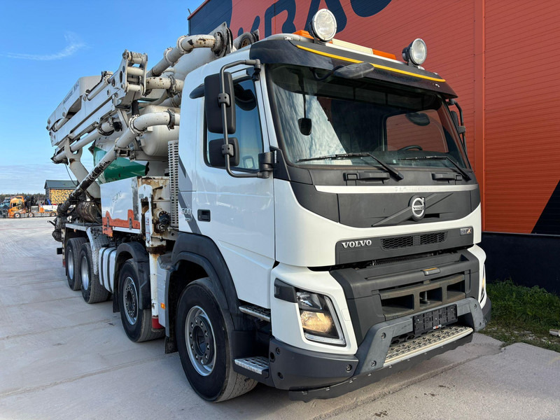 Volvo FMX 500 8x4 PUMI 24-3 - 24 m - 2303 hours / 7 m3 / FULL STEEL - Camión hormigonera: foto 4 Volvo FMX 500 8x4 PUMI 24-3 - 24 m - 2303 hours / 7 m3 / FULL STEEL - Camión hormigonera: foto 4