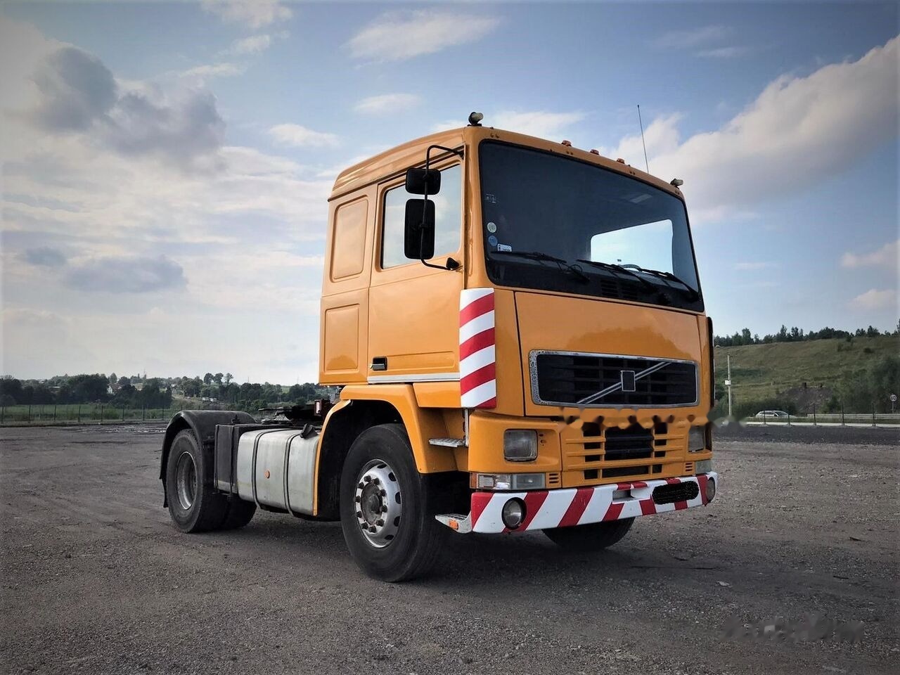 Volvo F1234C - Cabeza tractora: foto 1 Volvo F1234C - Cabeza tractora: foto 1