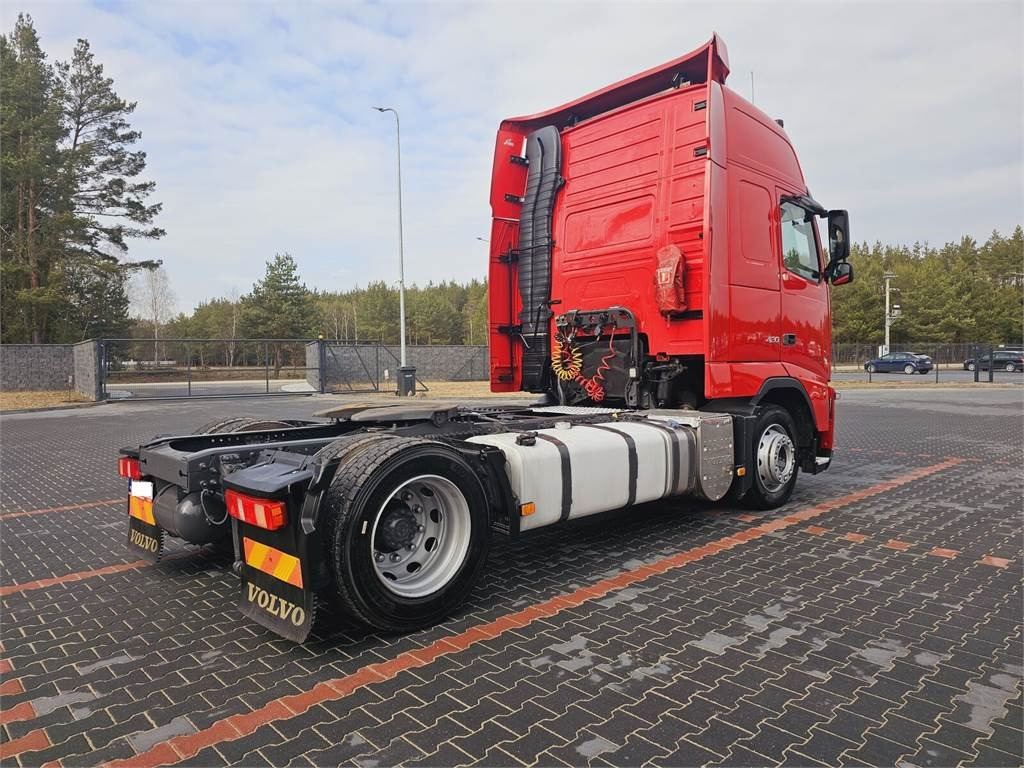 Volvo FH13 XXL NEW TIRES MANUAL 420 EURO 5 2011 - Cabeza tractora: foto 5 Volvo FH13 XXL NEW TIRES MANUAL 420 EURO 5 2011 - Cabeza tractora: foto 5