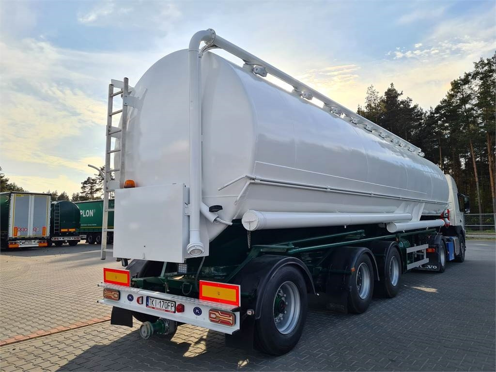 Lambrecht with suction WELGRO fodder, flour, wheat - Semirremolque cisterna: foto 1 Lambrecht with suction WELGRO fodder, flour, wheat - Semirremolque cisterna: foto 1