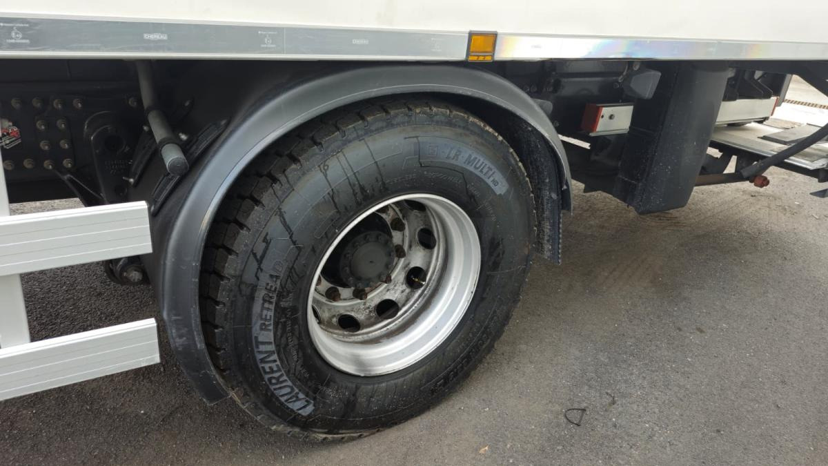 Renault D WIDE - Camión frigorífico: foto 3 Renault D WIDE - Camión frigorífico: foto 3