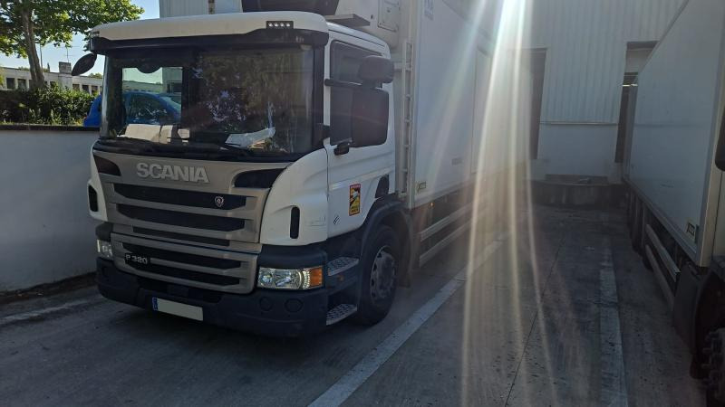 Scania P 320 - Camión frigorífico: foto 1 Scania P 320 - Camión frigorífico: foto 1