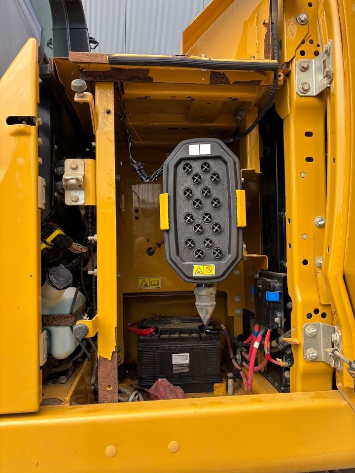 Excavadora de cadenas CAT 320 -- full options -- Made in Japan: foto 25