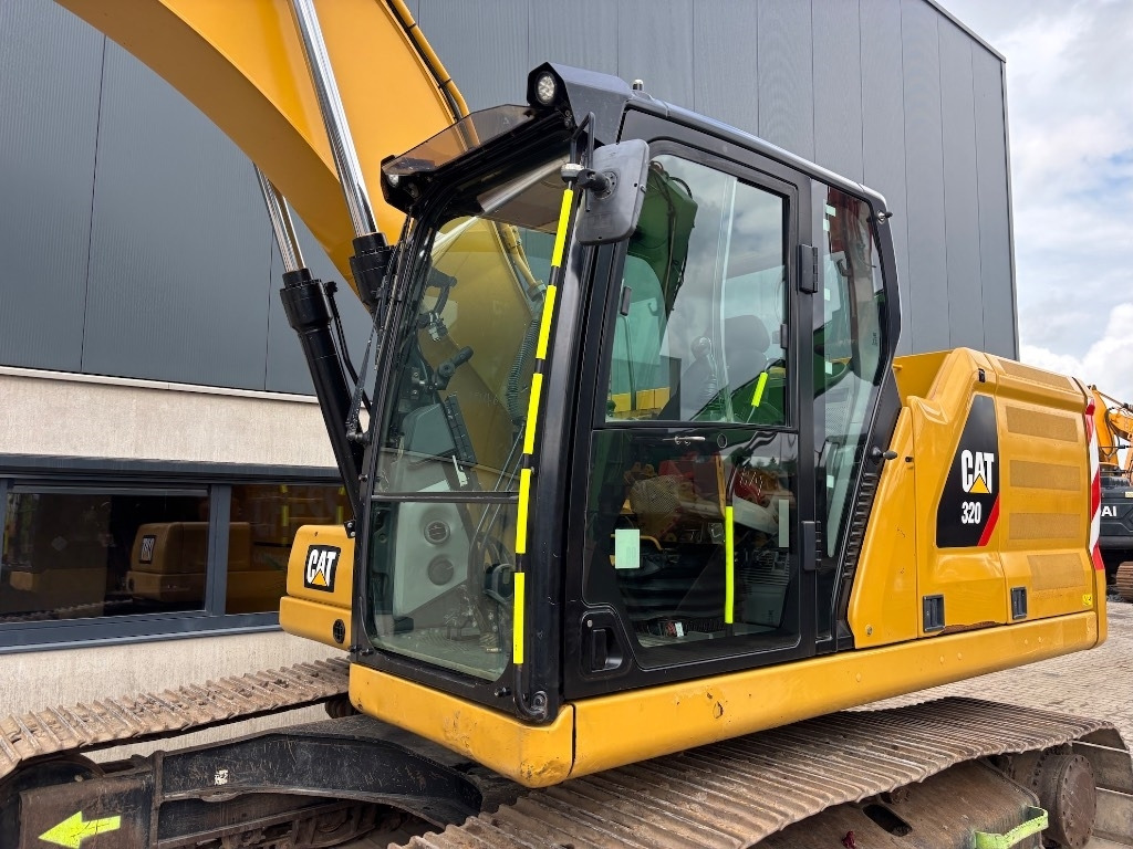 Excavadora de cadenas CAT 320 -- full options -- Made in Japan: foto 14