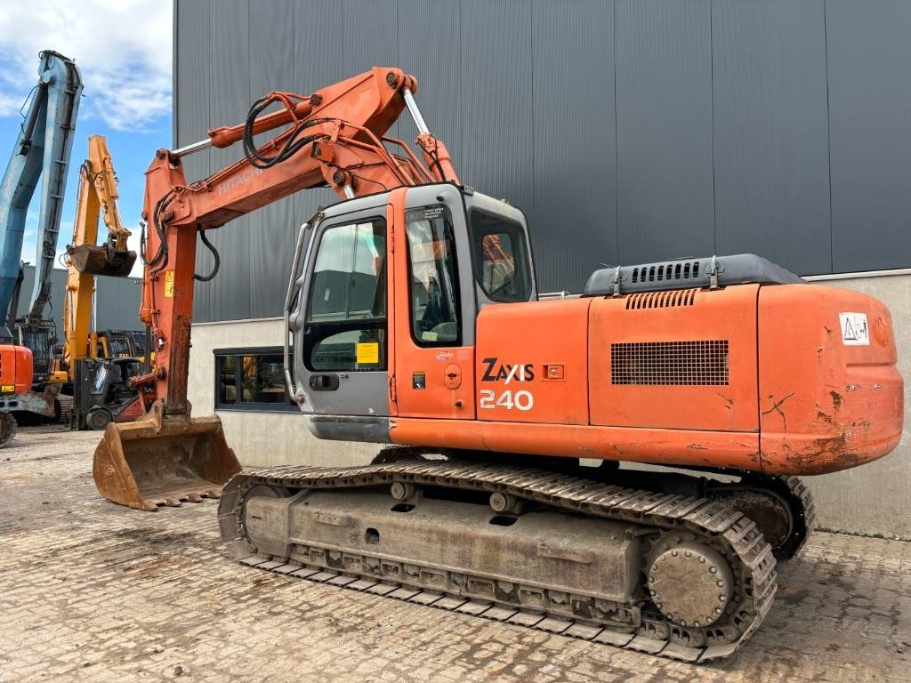 Hitachi ZX210 -- 6 cylinder isuzu -- manual engine! - Excavadora de cadenas: foto 3 Hitachi ZX210 -- 6 cylinder isuzu -- manual engine! - Excavadora de cadenas: foto 3